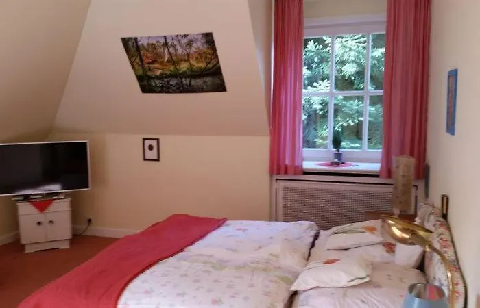 Mit Teichblick Wiedenborstel